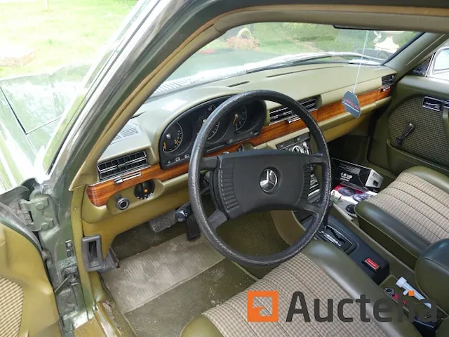 Auto oldtimer mercedes-benz 450 se (1977-217.521 km) - afbeelding 1 van  21