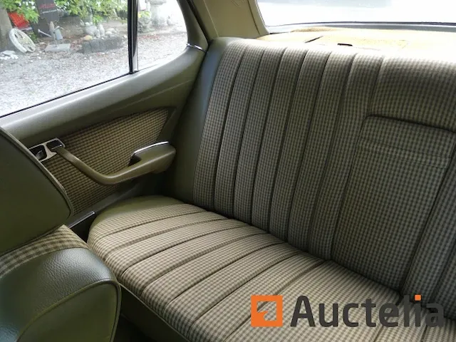 Auto oldtimer mercedes-benz 450 se (1977-217.521 km) - afbeelding 15 van  21