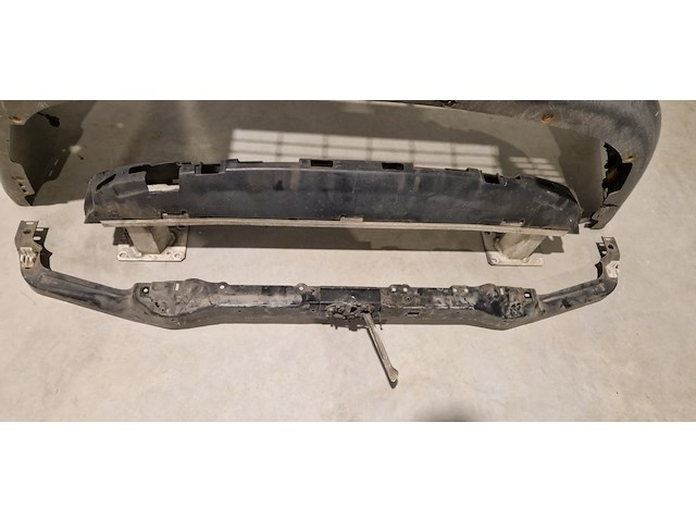 Auto onderdelen picasso : set achterlichten, set koplampen, voorbumper met mistlichten, alternator, aircopomp en intercooler 1.6 hdi, frontbalk en bovenbouw (motorkapslot) en zijspiegels, van citroen picasso bouwjaar 2010 - afbeelding 2 van  6