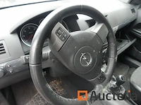 Auto opel astra (2005-150.228 km) - afbeelding 23 van  30