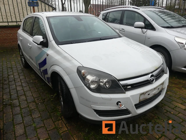 Auto opel astra (2005-150.228 km) - afbeelding 24 van  30