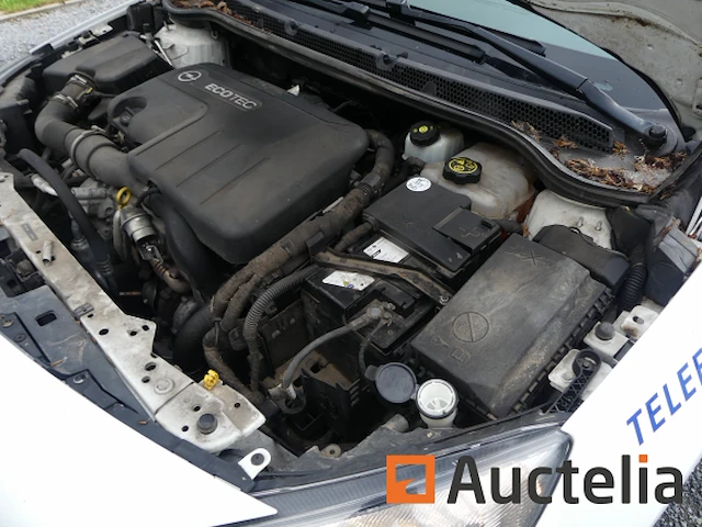 Auto opel astra sport tourer (2013-314.104 km) - afbeelding 13 van  33