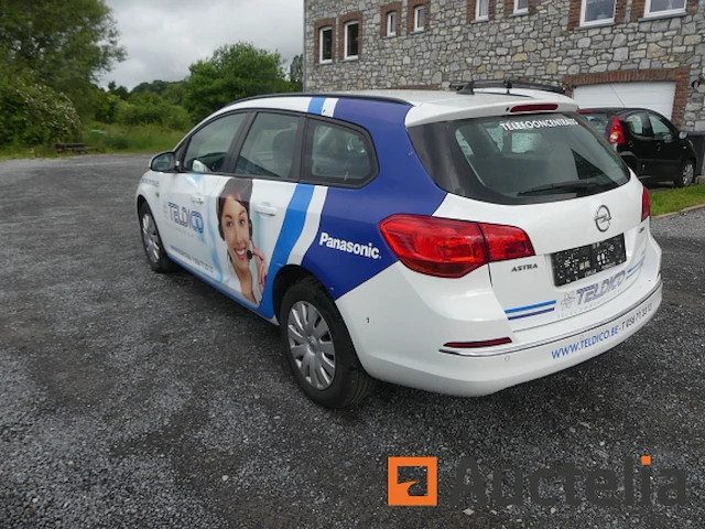 Auto opel astra sport tourer (2013-314.104 km) - afbeelding 28 van  33