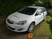 Auto opel astra stationwagon (2012-211.232 km)