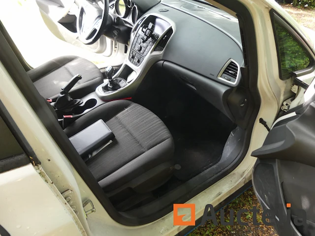 Auto opel astra stationwagon (2012-211.232 km) - afbeelding 32 van  33