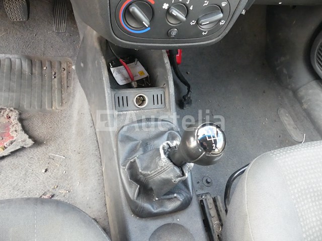 Auto opel combo (2004-166.049 km-vin:w0l0xcf064302321) - afbeelding 22 van  28