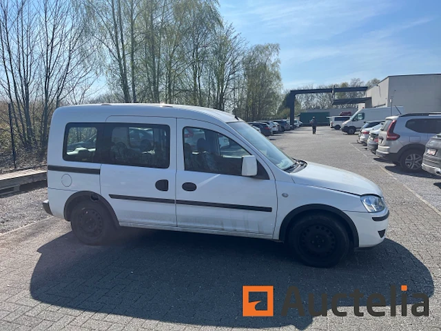 Auto opel combo c (2006-80937 km-vin:w0l0xcf0663029069) - afbeelding 1 van  10