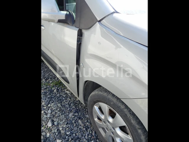 Auto opel combo life (2020-164.299 km-vin:wovecyhylj618520) - afbeelding 15 van  24