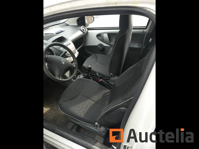 Auto peugeot 107 (2012-99.475 km) - afbeelding 23 van  26