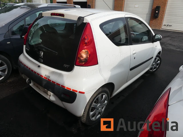Auto peugeot 107 (2012-99.475 km) - afbeelding 24 van  26