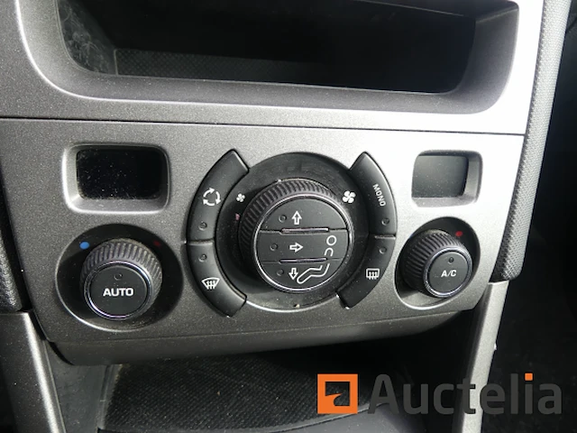 Auto peugeot 308 (2010-184.813 km) - afbeelding 30 van  32
