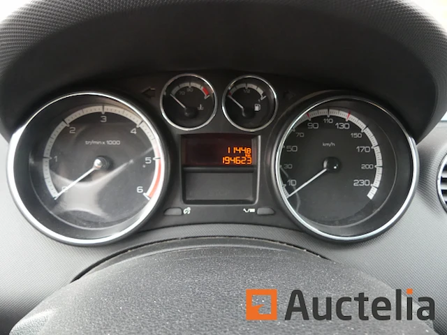 Auto peugeot 308 (2010-194.623 km) - afbeelding 8 van  32