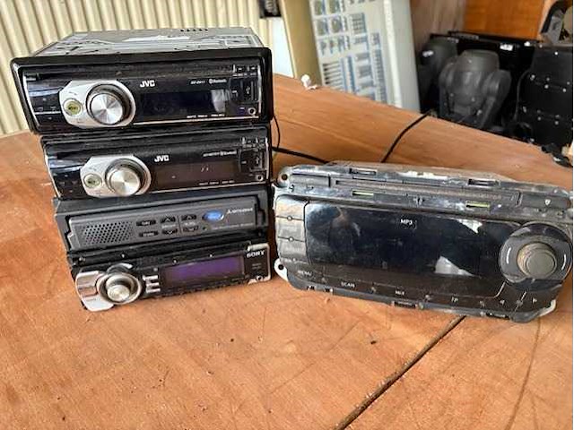 Auto radio diversen - part (5x) - afbeelding 2 van  6