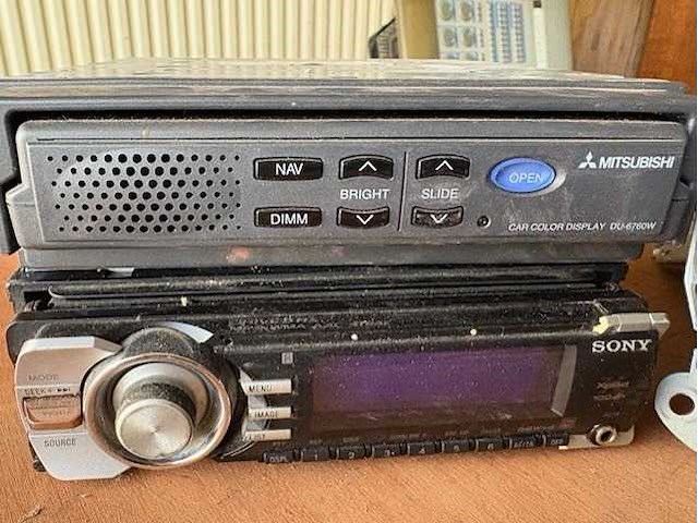 Auto radio diversen - part (5x) - afbeelding 6 van  6