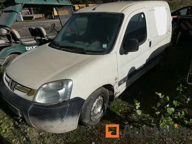 Auto van peugeot partner 1.6 hdi (voor onderdelen) - afbeelding 1 van  12
