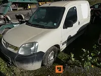 Auto van peugeot partner 1.6 hdi (voor onderdelen)