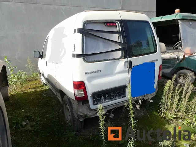 Auto van peugeot partner 1.6 hdi (voor onderdelen) - afbeelding 7 van  12
