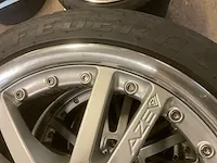 Autobanden met velgen - afbeelding 5 van  10
