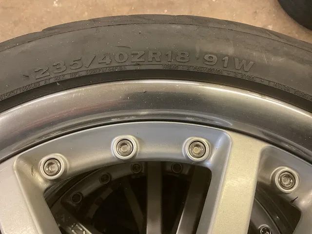Autobanden met velgen - afbeelding 6 van  10