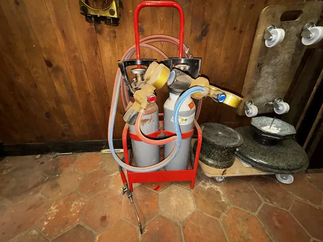 Autogeenbrander op kar - afbeelding 1 van  3