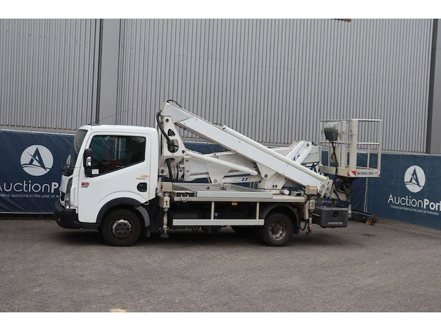 Autohoogwerker renault maxity diesel - afbeelding 1 van  1