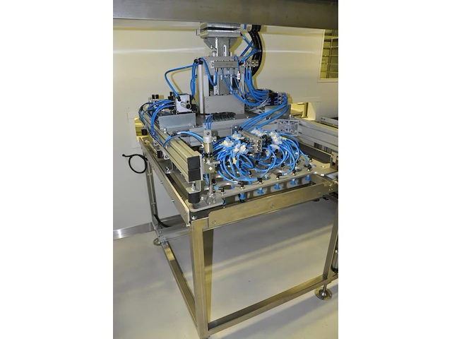 Automated assembly room for laminated side lite inc. belt conveyor - afbeelding 5 van  9