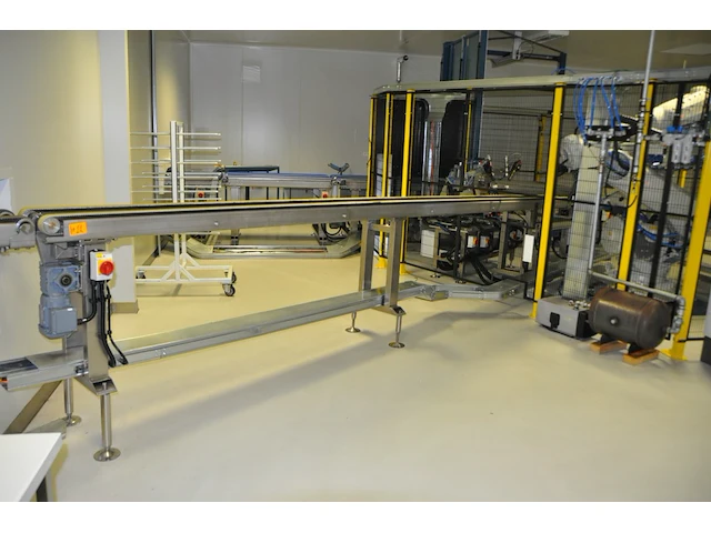 Automated assembly room for laminated side lite inc. belt conveyor - afbeelding 6 van  9