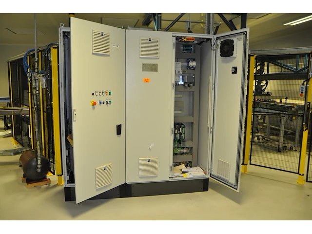 Automated assembly room for laminated side lite inc. belt conveyor - afbeelding 7 van  9