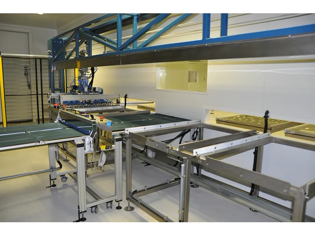 Automated assembly room for laminated side lite inc. belt conveyor - afbeelding 9 van  9