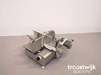 Automatic slicer stacker