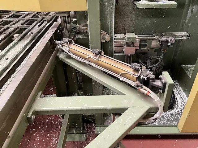 Automatische hoekoppoetsmachine soenen hendrik bfp/cnc - afbeelding 4 van  39