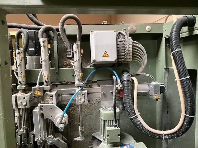 Automatische hoekoppoetsmachine soenen hendrik bfp/cnc - afbeelding 6 van  39