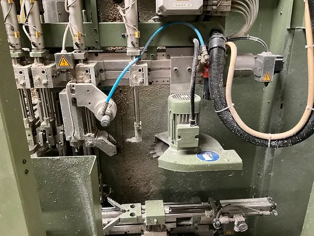 Automatische hoekoppoetsmachine soenen hendrik bfp/cnc - afbeelding 7 van  39