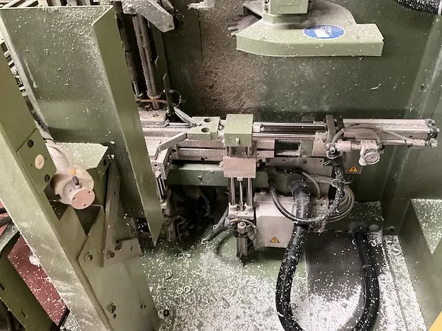 Automatische hoekoppoetsmachine soenen hendrik bfp/cnc - afbeelding 9 van  39
