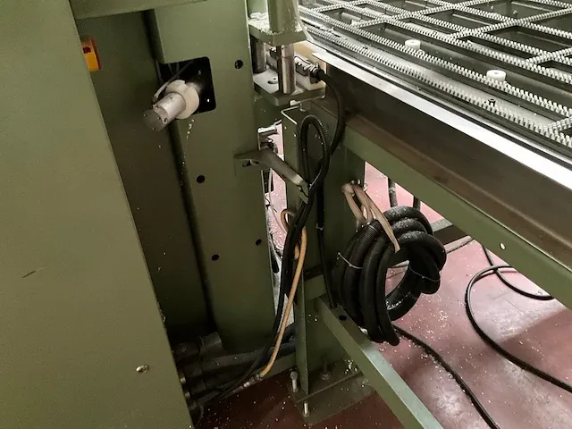Automatische hoekoppoetsmachine soenen hendrik bfp/cnc - afbeelding 15 van  39