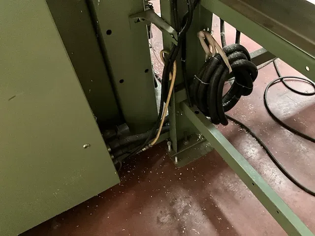 Automatische hoekoppoetsmachine soenen hendrik bfp/cnc - afbeelding 16 van  39