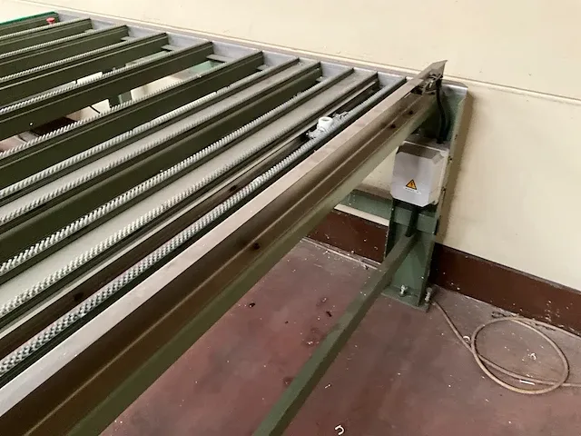 Automatische hoekoppoetsmachine soenen hendrik bfp/cnc - afbeelding 18 van  39