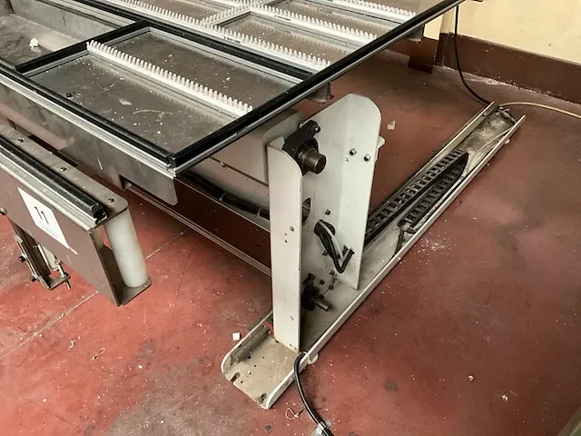 Automatische kieptafel soenen hendrik kip mt - afbeelding 15 van  21