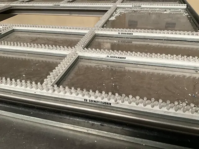 Automatische kieptafel soenen hendrik kip mt - afbeelding 17 van  21