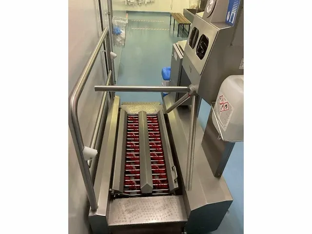 Automatische rvs hygiëne sluis - afbeelding 4 van  6