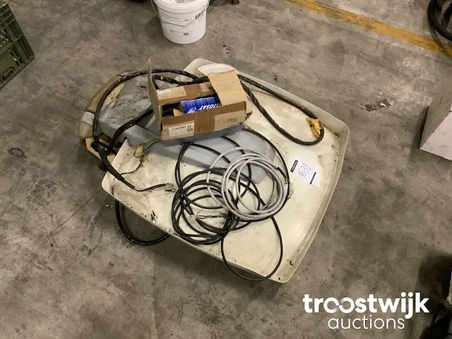 Automatische satelliet schotel - afbeelding 1 van  4