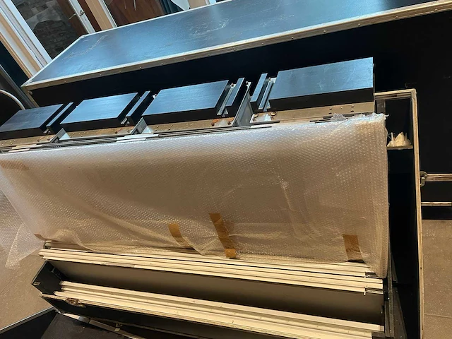 Automatische sushibar - rolketen - afbeelding 2 van  16