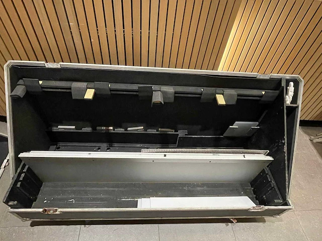 Automatische sushibar - rolketen - afbeelding 3 van  16