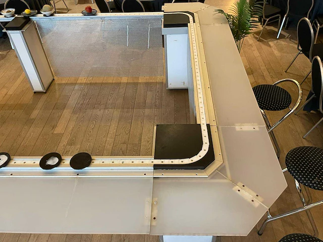 Automatische sushibar - rolketen - afbeelding 4 van  16