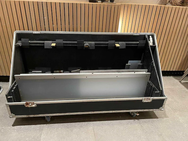 Automatische sushibar - rolketen - afbeelding 5 van  16