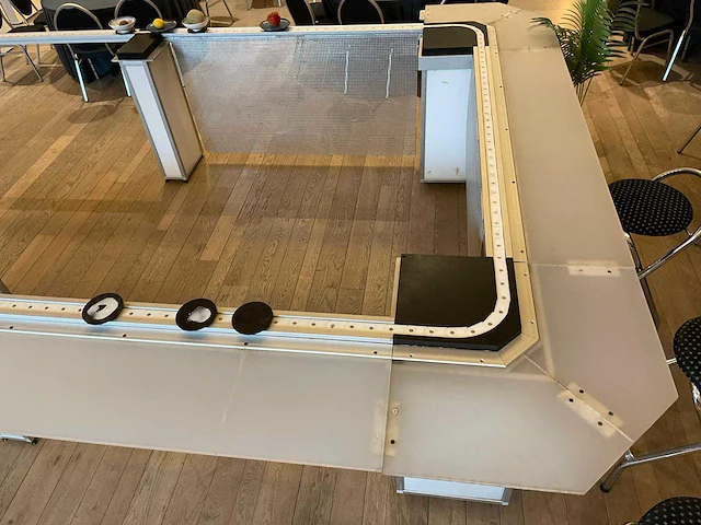 Automatische sushibar - rolketen - afbeelding 6 van  16