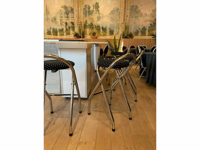Automatische sushibar - rolketen - afbeelding 7 van  16