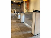 Automatische sushibar - rolketen - afbeelding 8 van  16