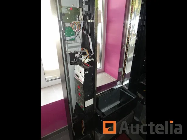 Automatische verkoopautomaat met azkoyen palma muntmechanisme - afbeelding 3 van  7