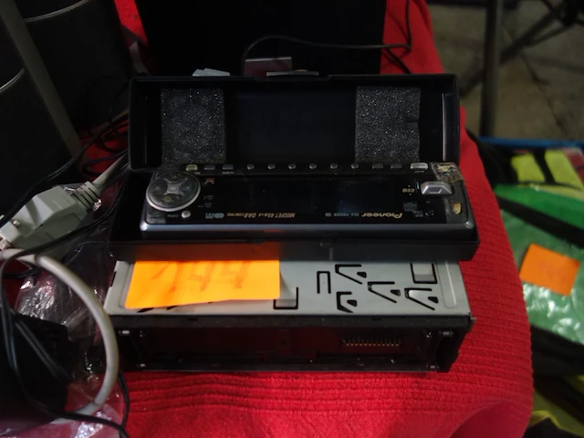 Autoradio - afbeelding 1 van  2